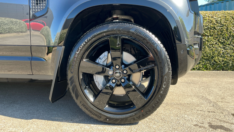 Land Rover Defender 3.0 D350 X-Dynamic SE 110 5dr Auto Diesel Estate